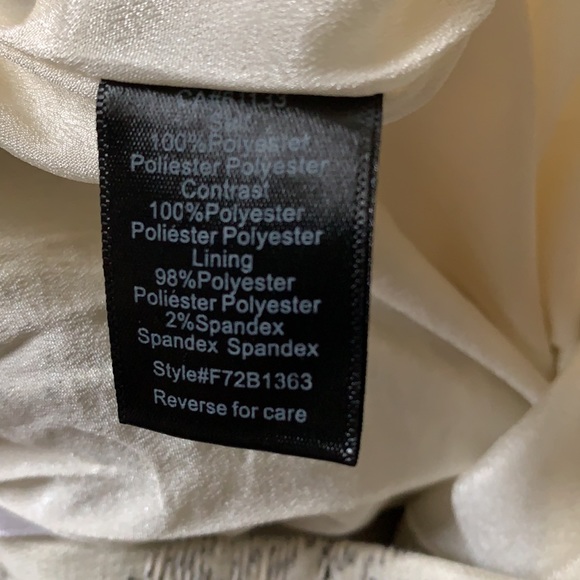 NWT Cream coloured romper size M short/skort looks like jacquard - Picture 9 of 9